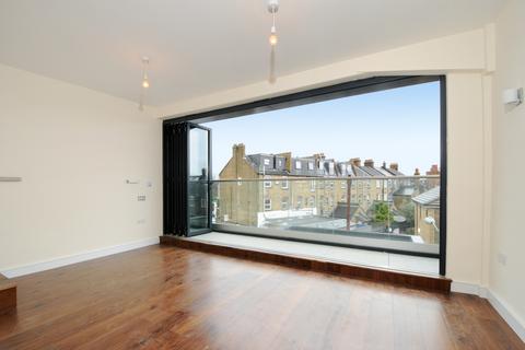 4 bedroom house to rent, Freshford Street Earlsfield SW18