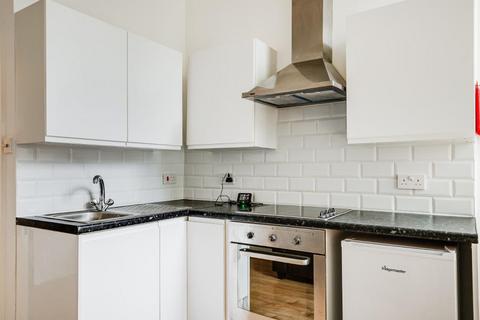 1 bedroom flat to rent, Manstone Road, London, NW2