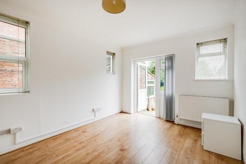 1 bedroom flat to rent, Manstone Road, London, NW2