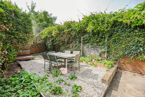 4 bedroom terraced house for sale, Burnfoot Avenue, London