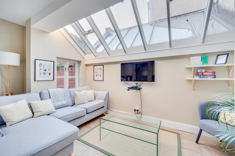 4 bedroom terraced house for sale, Burnfoot Avenue, London