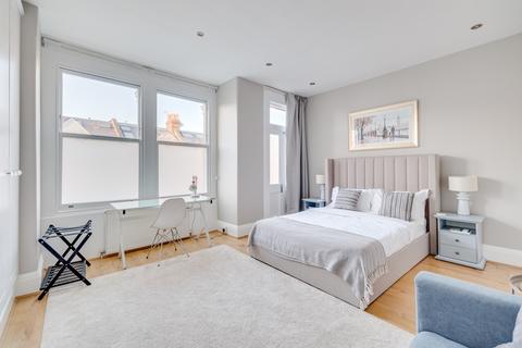 4 bedroom terraced house for sale, Burnfoot Avenue, London