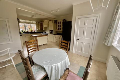 6 bedroom house to rent, Hackness Road, Scarborough