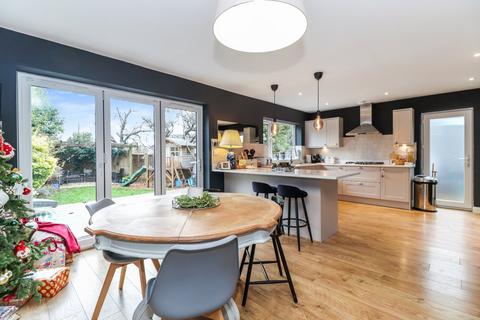 16 Kings Close, Chalfont St Giles, HP8 4HW