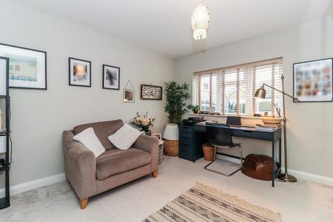 16 Kings Close, Chalfont St Giles, HP8 4HW