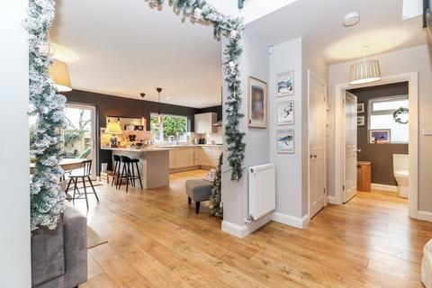 16 Kings Close, Chalfont St Giles, HP8 4HW