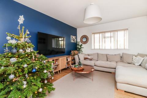 16 Kings Close, Chalfont St Giles, HP8 4HW