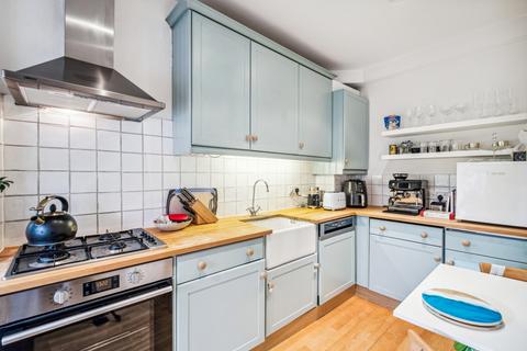 2 bedroom flat for sale, Cottesmore Gardens, London