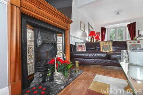 4 bedroom semi-detached house for sale, Mayhew Close, London E4