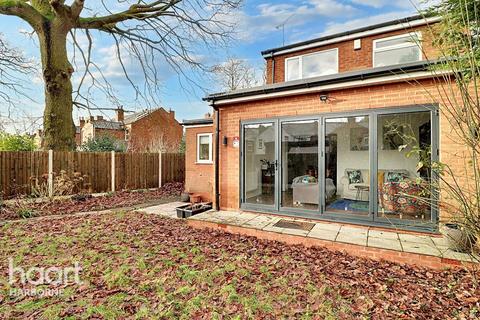 3 bedroom end of terrace house for sale, Oak Close, Harborne