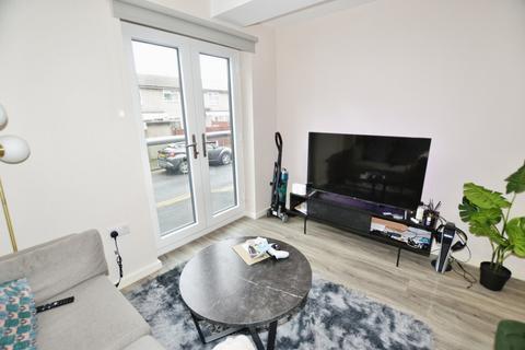 2 bedroom flat to rent, Portcullis House, 4 Shawheath Close, Hulme, Manchester, M15