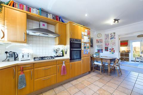 4 bedroom terraced house to rent, Admiralty Way