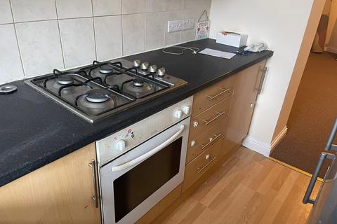 1 bedroom flat to rent, 811 ,High Road , London , IG3