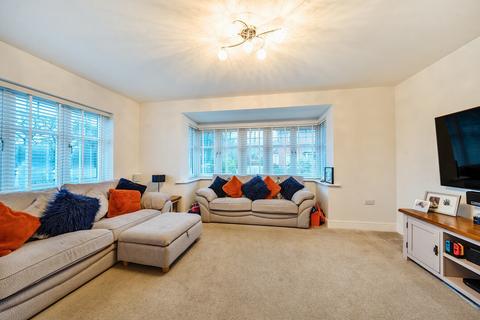 3 bedroom detached house for sale, Vyne Walk, Ash GU12