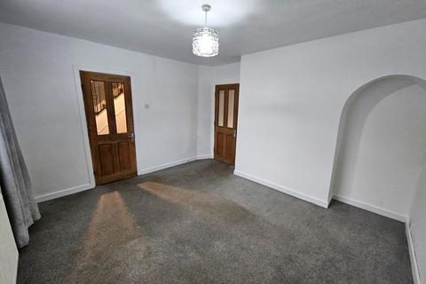 2 bedroom semi-detached house to rent, Norville Avenue, Manchester