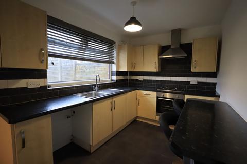 2 bedroom semi-detached house to rent, Norville Avenue, Manchester