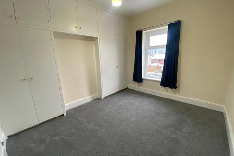 3 bedroom terraced house to rent, Adelphi Road, Marsh, Huddersfield