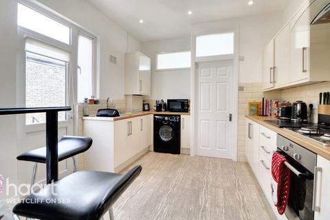 2 bedroom flat for sale, Maldon Road, SOUTHEND-ON-SEA