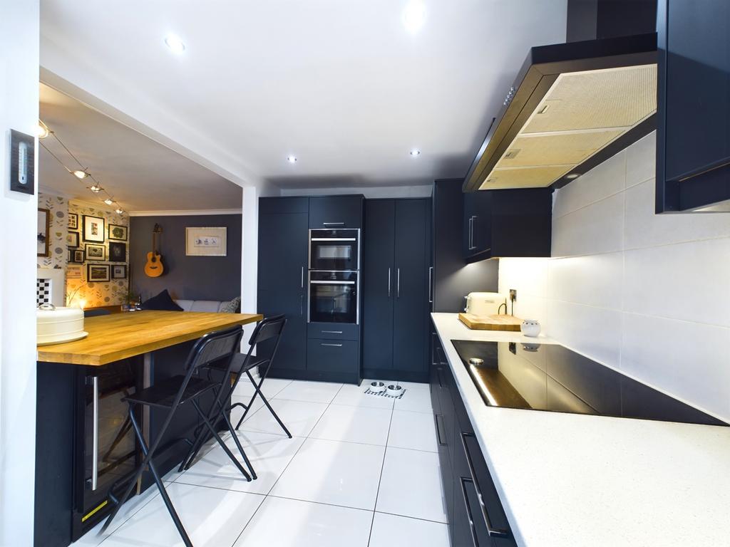 Cam02023 g0 pr0112 still036