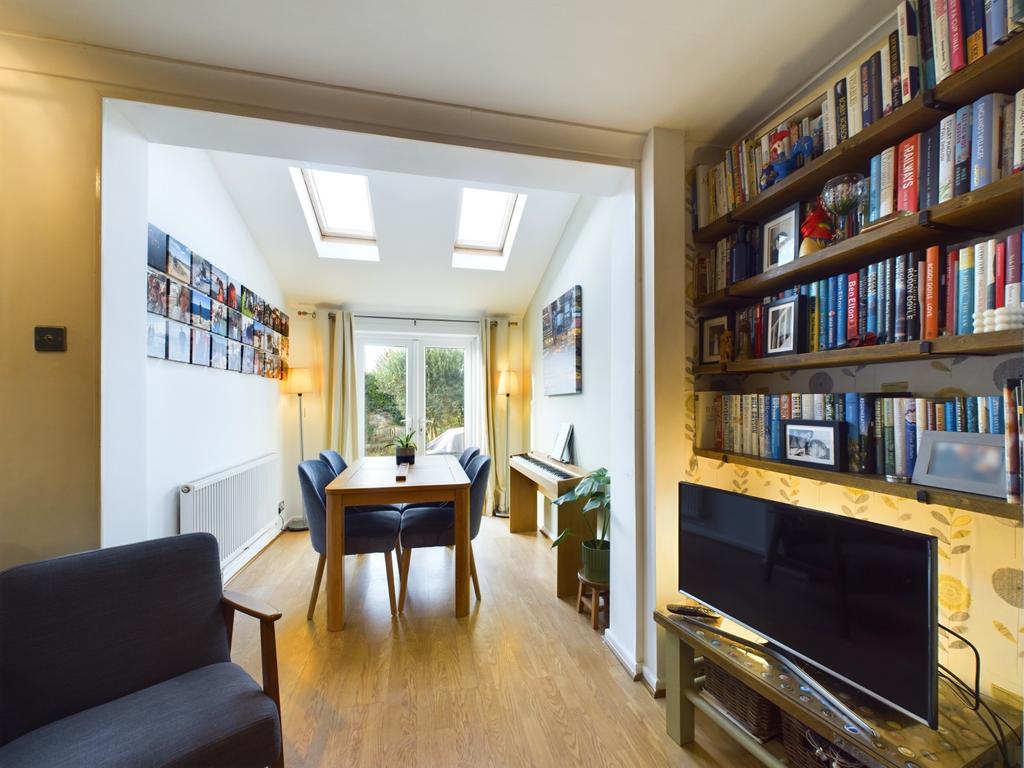 Cam02023 g0 pr0112 still028