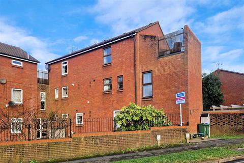 2 bedroom maisonette for sale, Ebble Close, Aylesbury