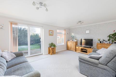 3 bedroom detached house for sale, Somerville Drive, Crawley RH10