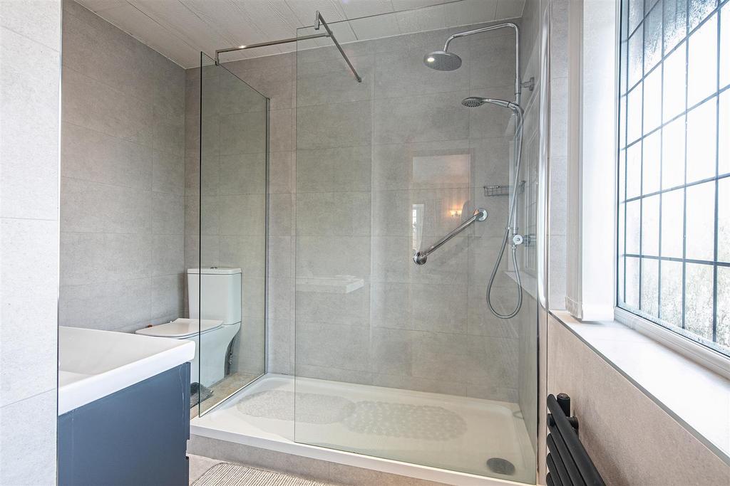 Ensuite shower room