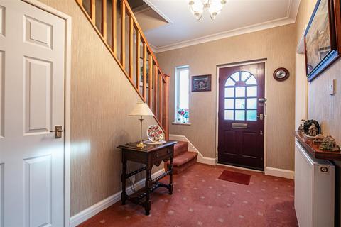 10 Rushley Avenue, Sheffield, S17 3EP