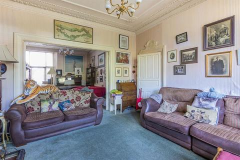 4 Ninian Road, Cardiff, CF23 5EE