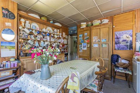 4 Ninian Road, Cardiff, CF23 5EE