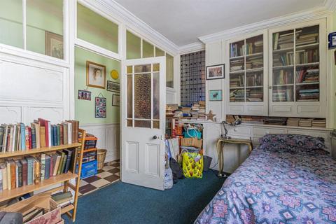 4 Ninian Road, Cardiff, CF23 5EE