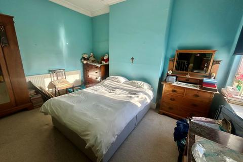 4 Ninian Road, Cardiff, CF23 5EE