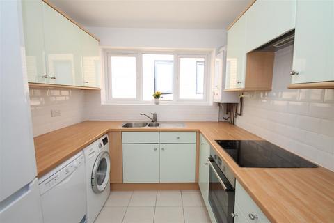 2 bedroom flat to rent, Westbury Lane, Buckhurst Hill, IG9