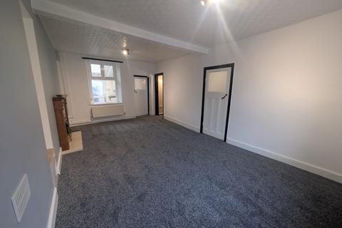 3 bedroom terraced house to rent, Glanlay Street, CF45