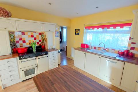 4 bedroom semi-detached house for sale, Gwelfor, Cefn Cribwr, Bridgend