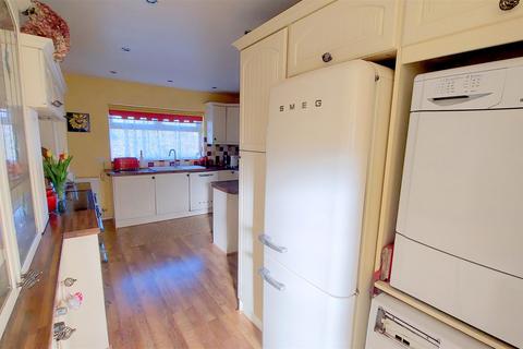 4 bedroom semi-detached house for sale, Gwelfor, Cefn Cribwr, Bridgend