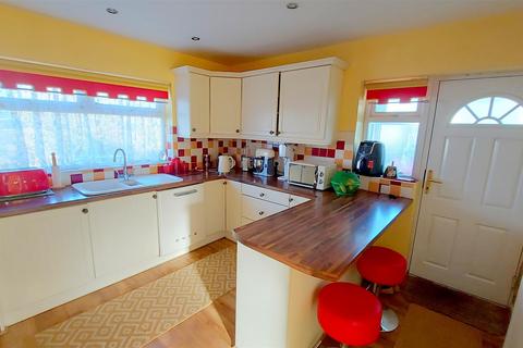 4 bedroom semi-detached house for sale, Gwelfor, Cefn Cribwr, Bridgend