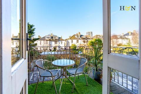 1 bedroom flat for sale, Eaton Gardens, Hove BN3