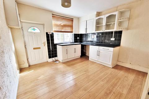 2 bedroom terraced house to rent, Queens Road, Nuneaton