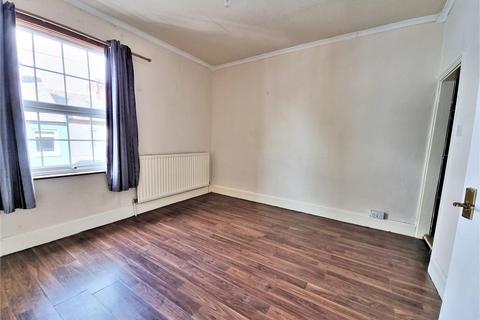 2 bedroom terraced house to rent, Queens Road, Nuneaton