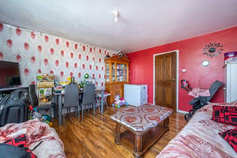 2 bedroom flat for sale, Park Road, Upton Park, London, E6