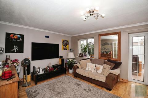 3 Daffodil Gardens, Ilford, IG1 2HZ
