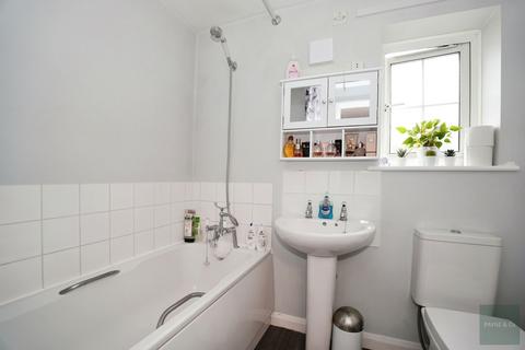 3 Daffodil Gardens, Ilford, IG1 2HZ