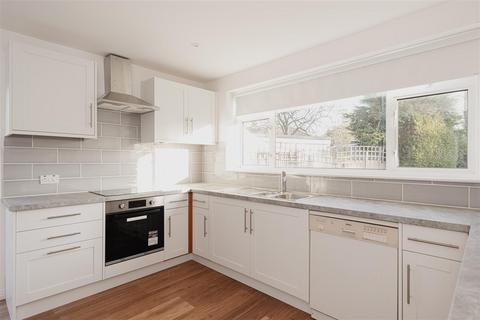 5 Parry Close, Epsom, KT17 2PB