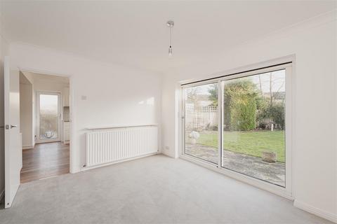 5 Parry Close, Epsom, KT17 2PB