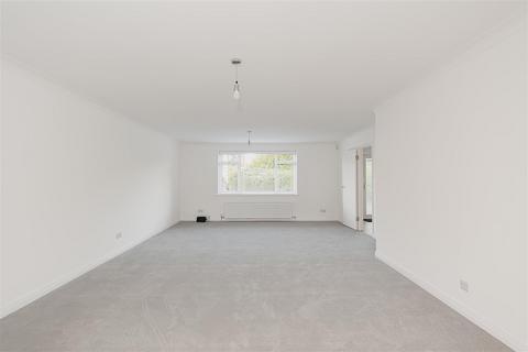 5 Parry Close, Epsom, KT17 2PB