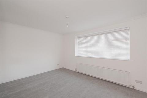 5 Parry Close, Epsom, KT17 2PB