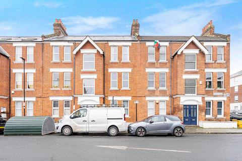 9 Bavent Road, London, SE5 9RY