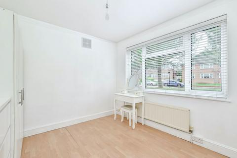 2 bedroom ground floor flat for sale, Lloyd Court, Pinner HA5