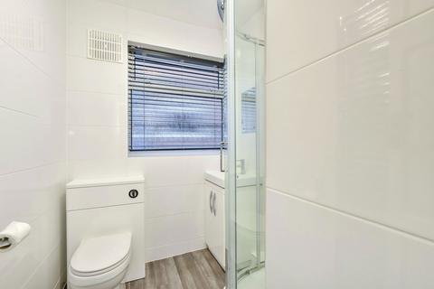 57 Lloyd Court, Pinner, HA5 1EG